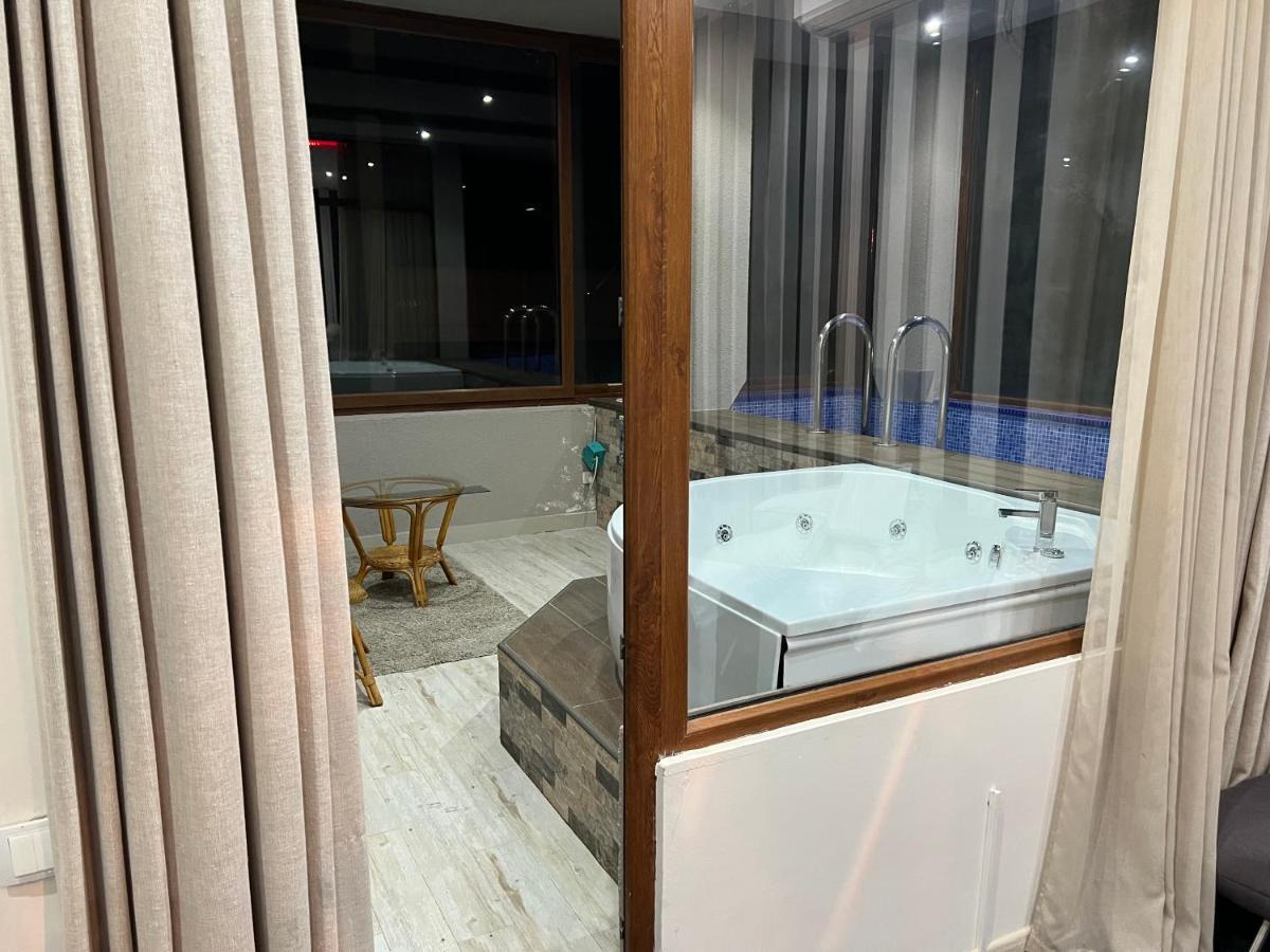Kent Hotel 코불레티 외부 사진