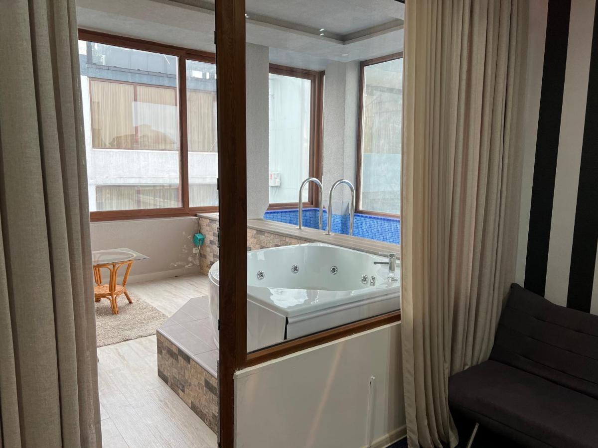 Kent Hotel 코불레티 외부 사진