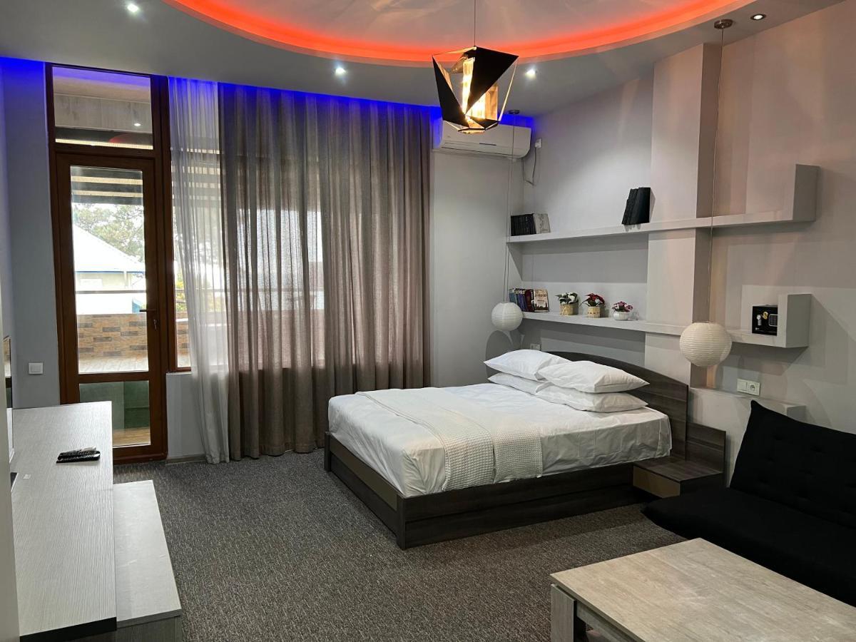 Kent Hotel 코불레티 외부 사진
