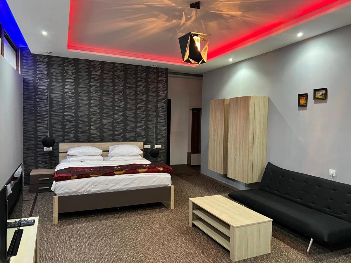 Kent Hotel 코불레티 외부 사진