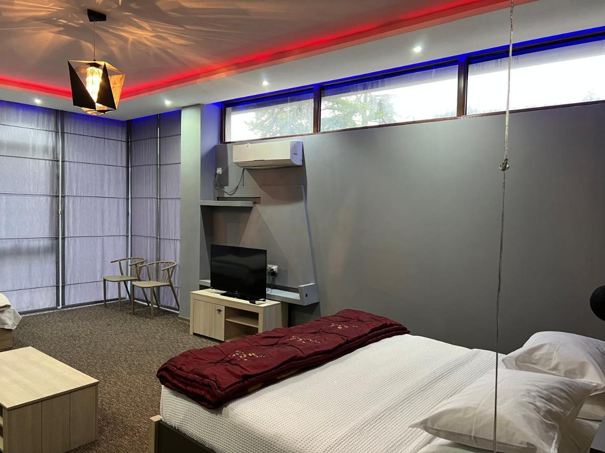 Kent Hotel 코불레티 외부 사진
