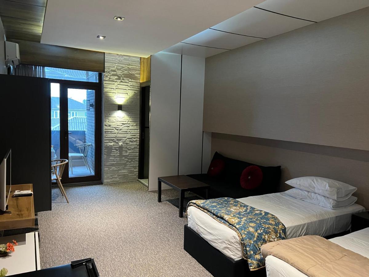 Kent Hotel 코불레티 외부 사진