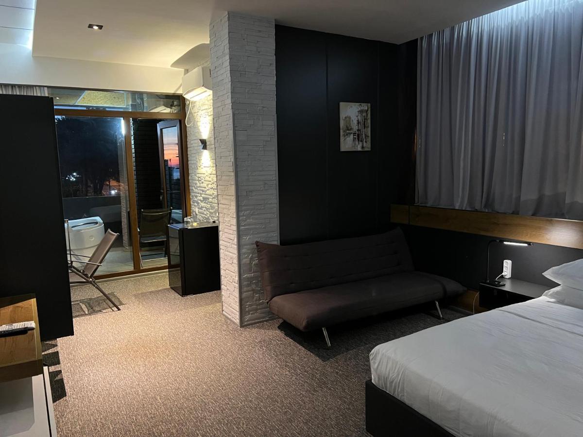Kent Hotel 코불레티 외부 사진