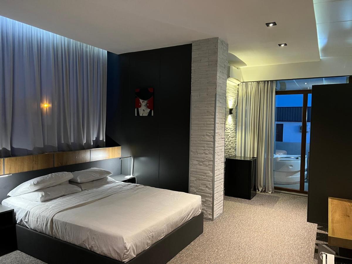 Kent Hotel 코불레티 외부 사진